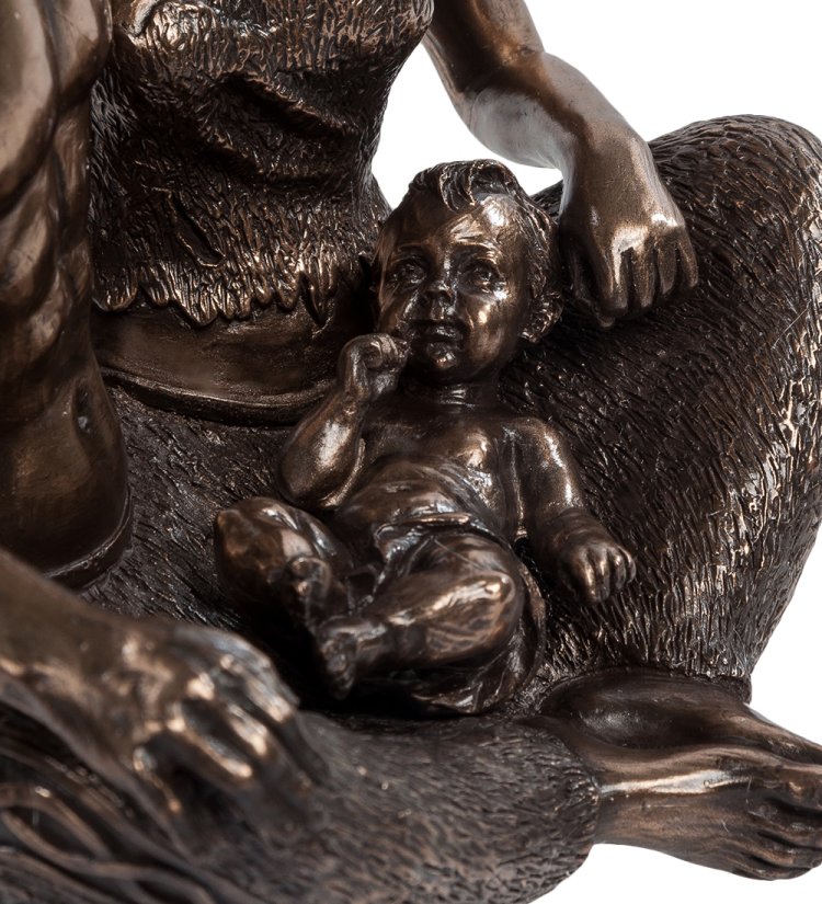 Статуэтка Родная Семья Veronese WS-457, увеличенный вид младенца