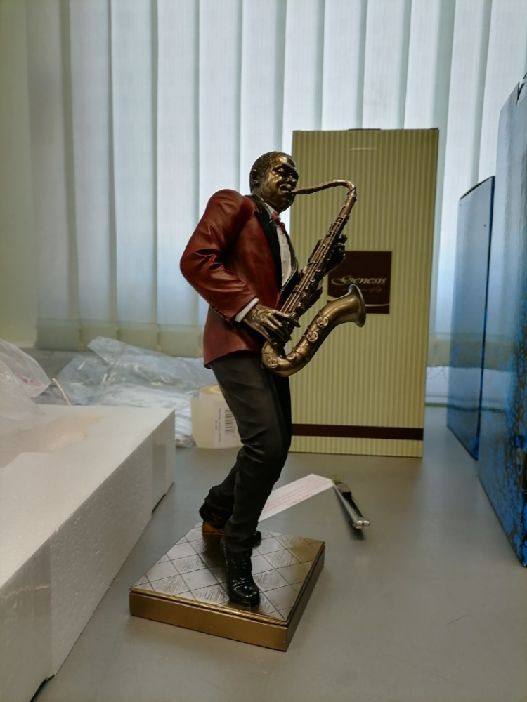 Статуэтка Саксофонист Veronese WS-871, фото со склада вид профиль