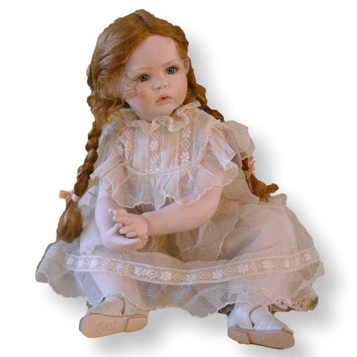 Фарфоровая Статуэтка кукла Виолетта