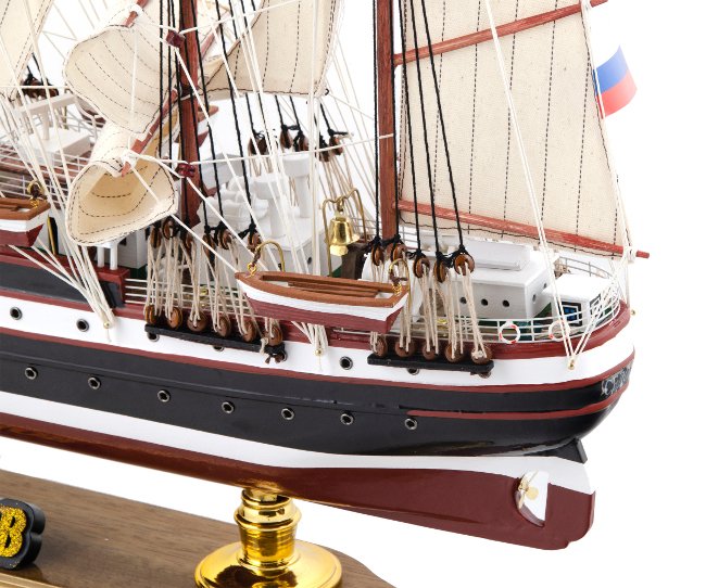 Модель парусного корабля Седов 80 см, фотография кормы сбоку