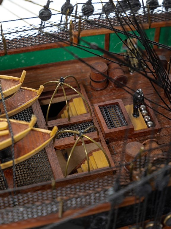 Модель парусного корабля USS Constitution, США, 100 см HQ-23, увеличенный вид деталей палубы