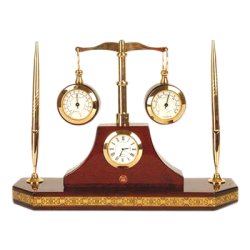 Часы Юстиция