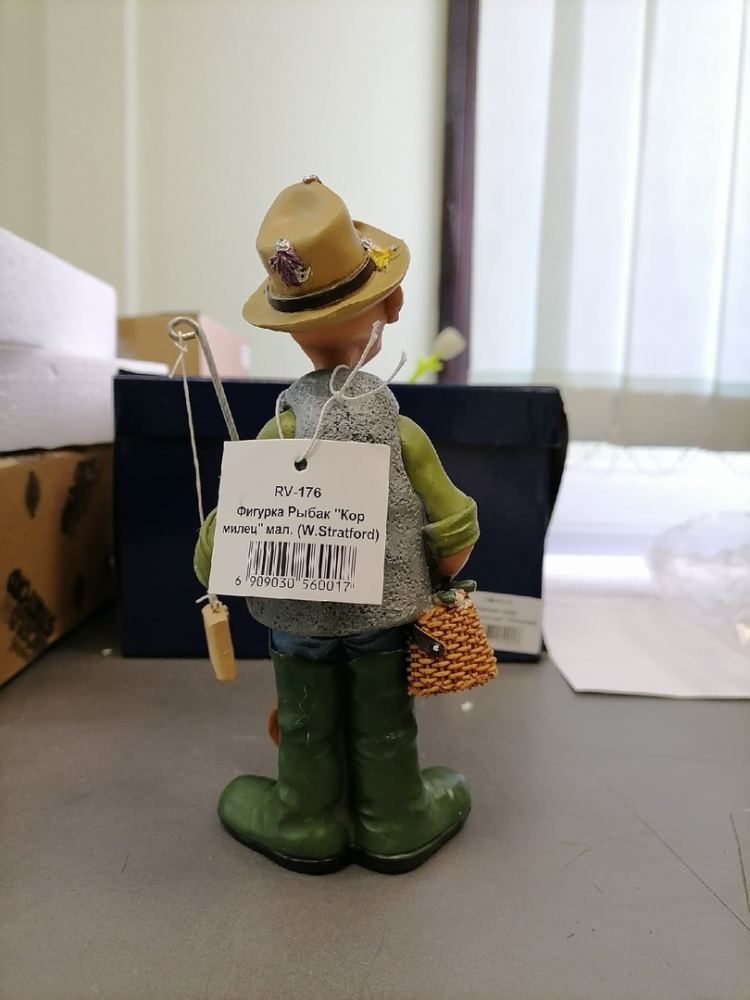 Маленькая Фигурка Рыбак Кормилец The Comical World of Stratford RV-176, фото со склада оборотная сторона с биркой