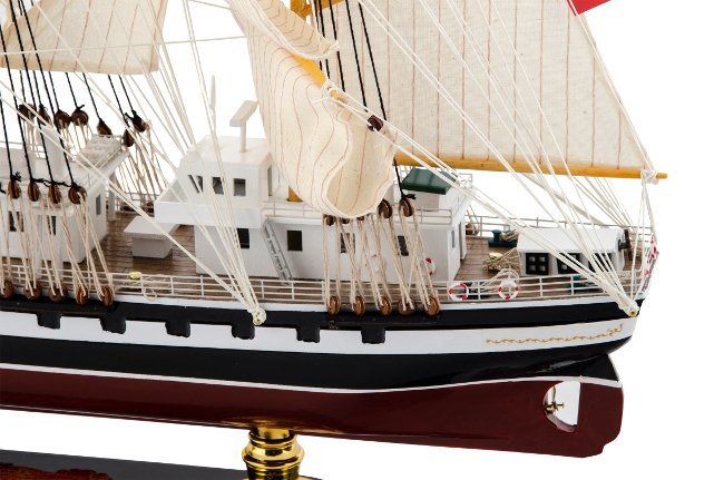 Модель парусного корабля Паллада 80 см, фотография кормы сбоку