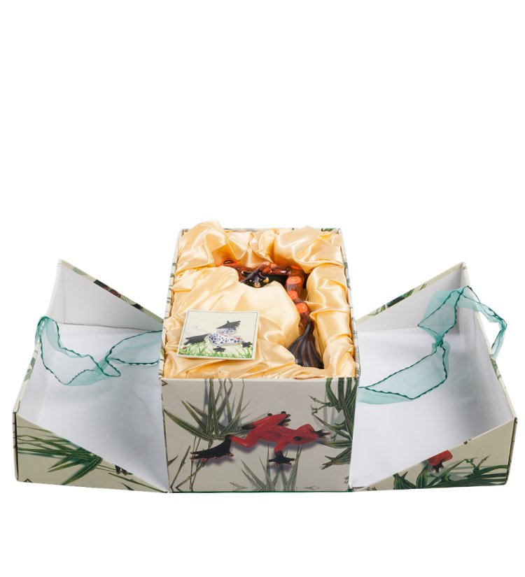 Фигурка из фарфора Неуловимая Лягушка Pavone JP-08/ 5, упаковочный вид