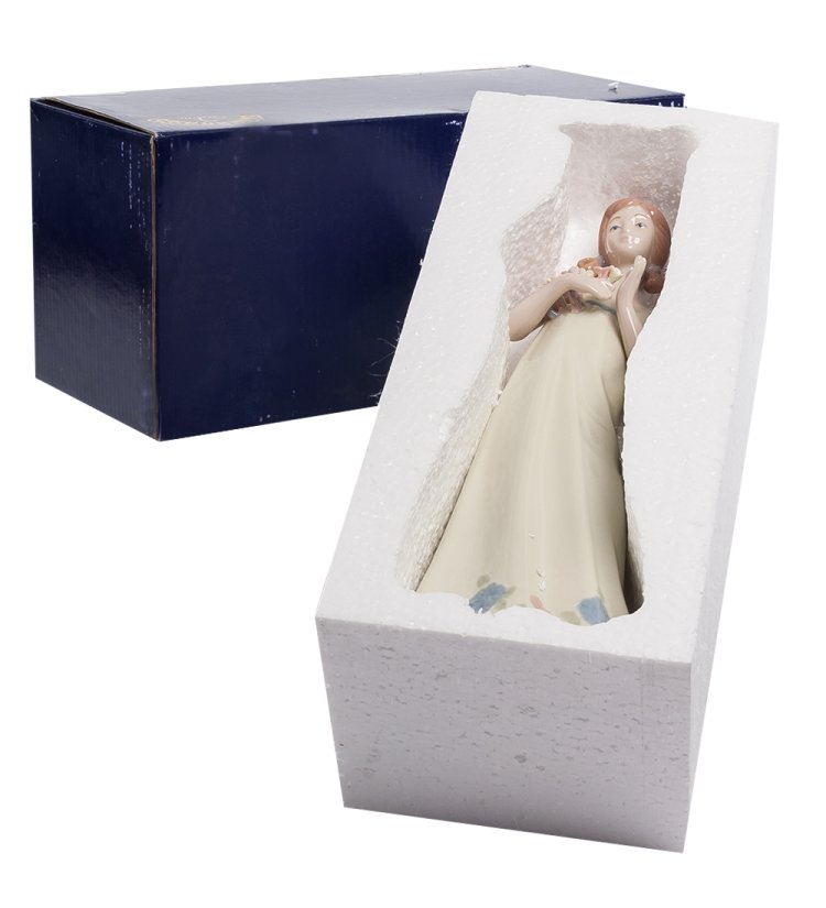 Статуэтка из керамики Девочка Ангета Pavone CMS-20/32, фотография в упаковке
