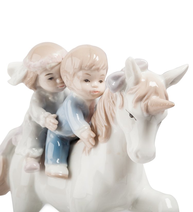Музыкальная статуэтка Жених и невеста на единороге Pavone JP-45/19, фотография крупным планом