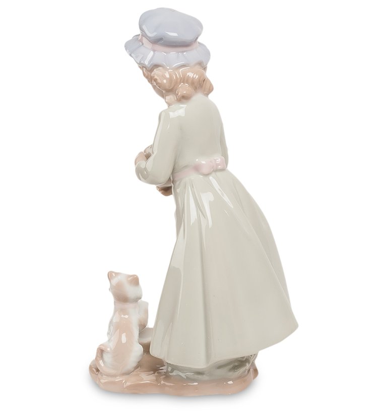 Фигурка из фарфора Девочка с котенком Pavone JP-29/62, фотография сбоку