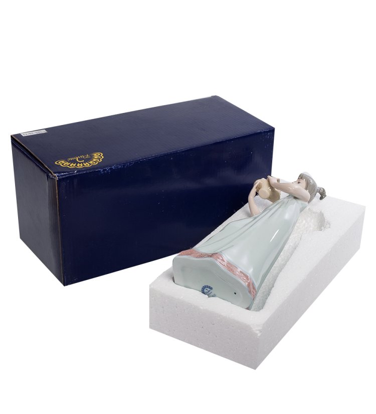 Статуэтка из керамики Девочка Ангелиса Pavone CMS-20/33, фотография в упаковке
