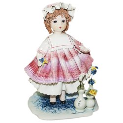 Фарфоровая статуэтка Кукла с цветами