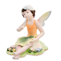 Фигурка из фарфора Девушка-эльф на поляне