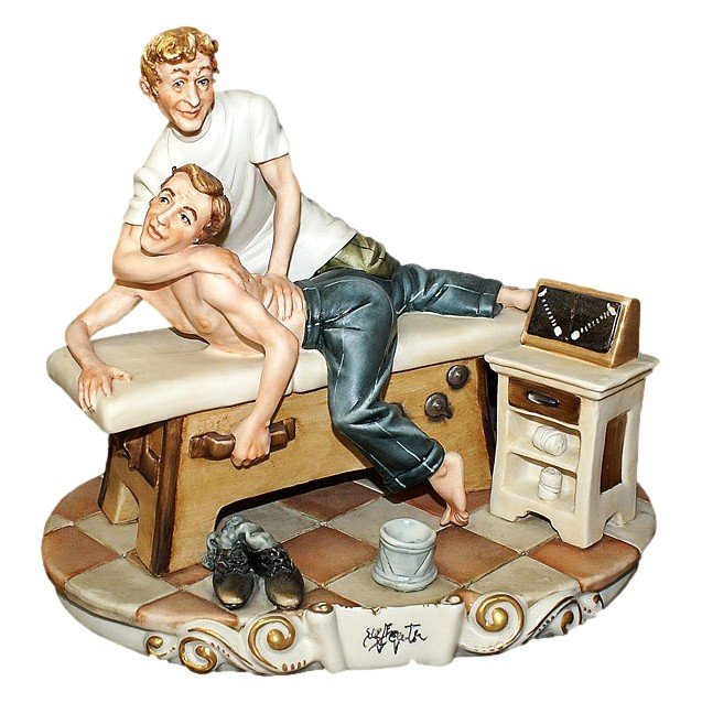 Статуэтка из фарфора Костоправ La Medea LZ153/MED