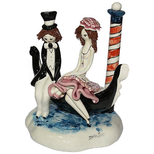 Фигурка из фарфора Пара в лодке
