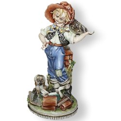 Статуэтка из фарфора Юный строитель