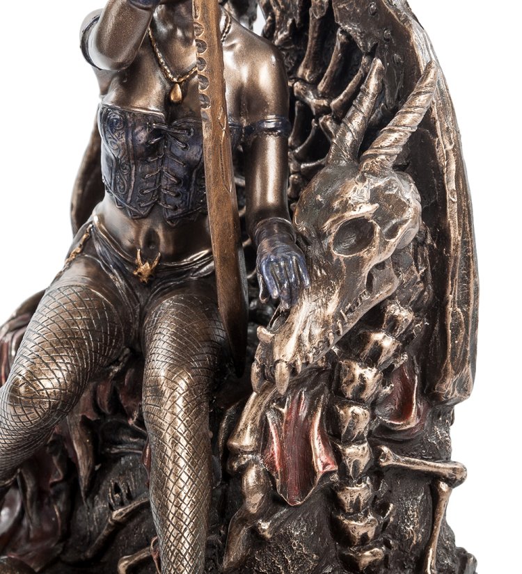 Статуэтка Амазонка Veronese WS-492/ 1, увеличенный вид деталей