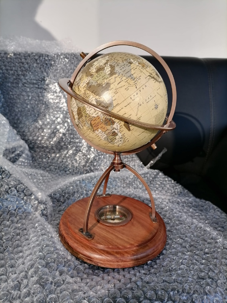 Декоративный глобус с компасом, диаметр 15 см, фото со склада портретный вид