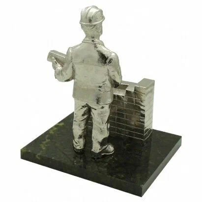 Статуэтка Строитель с кирпичной кладкой с посеребрением Exetera Argenti 46-488733, оборотная сторона