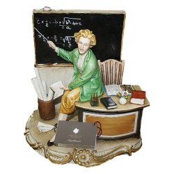 Статуэтка из фарфора Учительница