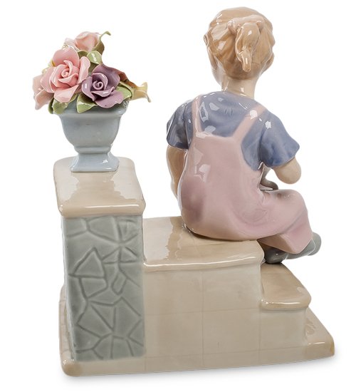 Статуэтка из керамики Девочка с котятами Pavone CMS-12/23, оборотная сторона