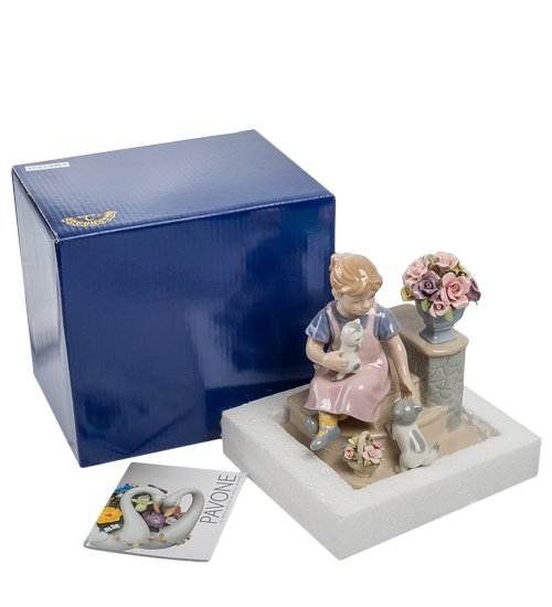 Статуэтка из керамики Девочка с котятами Pavone CMS-12/23, упаковочный вид