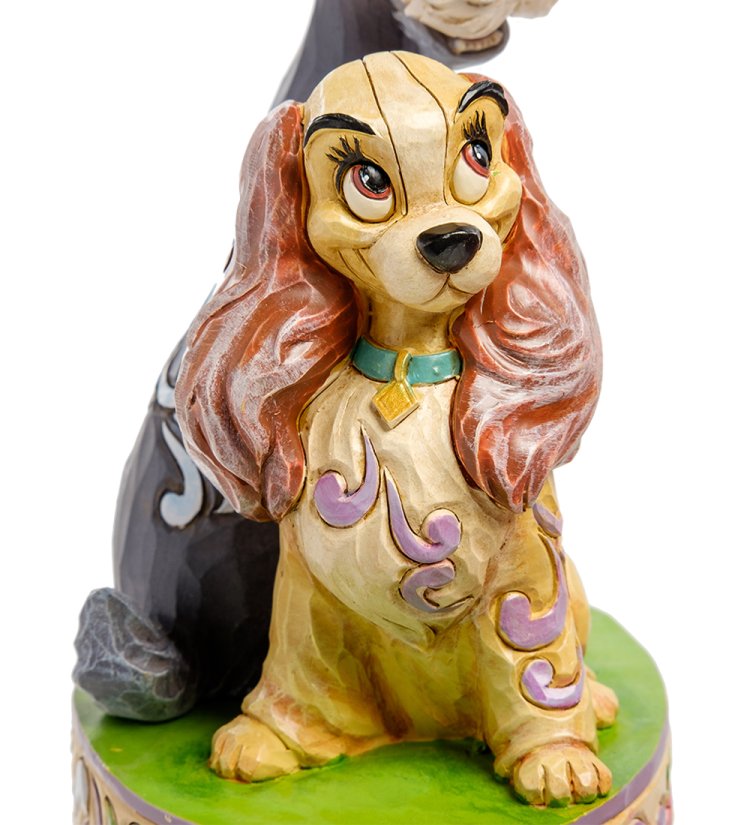 Статуэтка Леди и Бродяга - Противоположности притягиваются Disney Traditions, увеличенный вид деталей