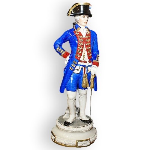 Статуэтка из фарфора Офицер финансовой гвардии