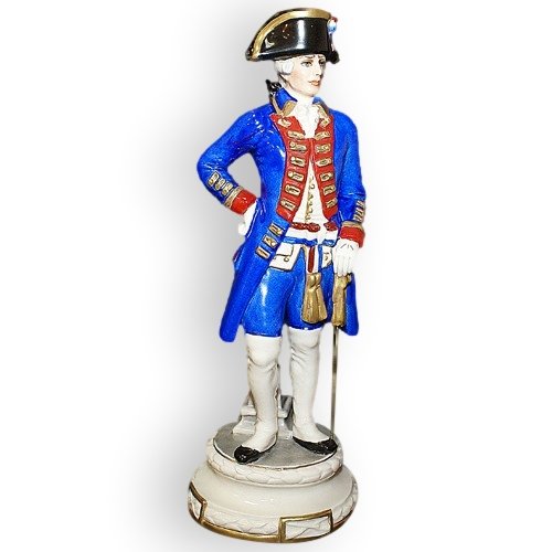 Статуэтка из фарфора Офицер финансовой гвардии