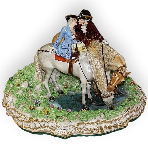 Статуэтка из фарфора Конная прогулка