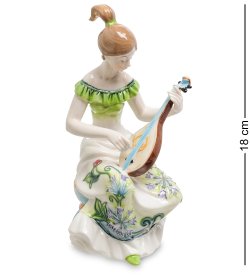 Статуэтка из фарфора Девушка с домрой