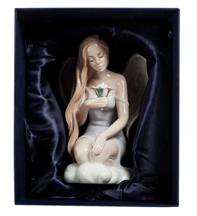 Статуэтка из фарфора Девушка Ангел с цветком на облаке Pavone JP-10/ 1, фотография в упаковке