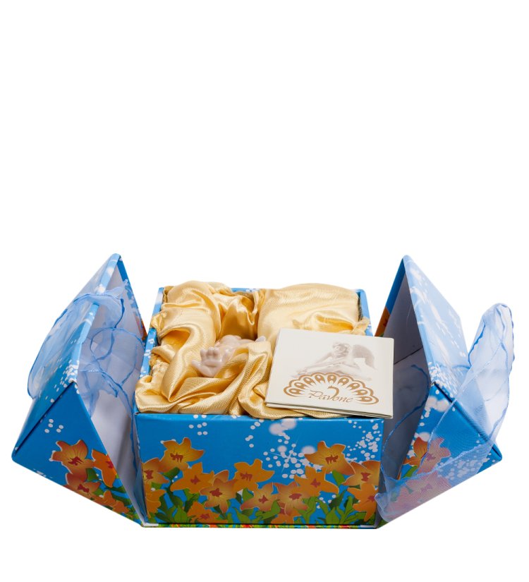 Статуэтка из фарфора Ангелочек карапуз лежит на животике Pavone JP-34/ 5, фотография в упаковке