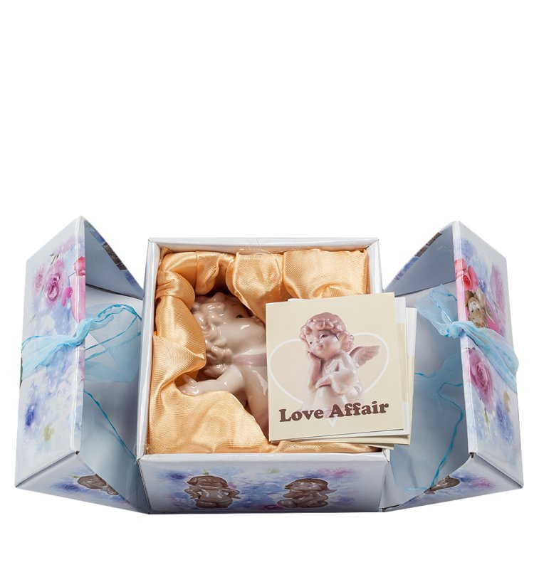 Фигурка из фарфора Амурчик с вытянутыми руками Pavone JP-09/ 1, фотография в упаковке