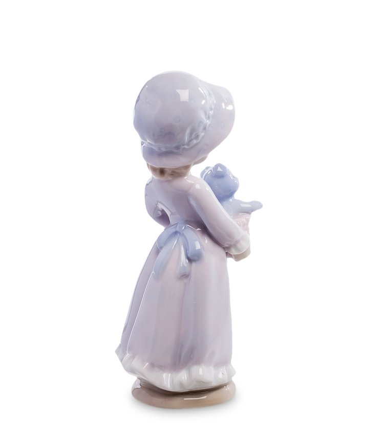 Фарфоровая фигурка Девочка с игрушкой Pavone JP-29/55, фотография со спину