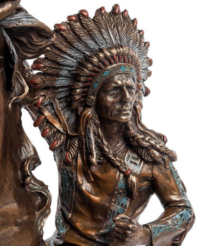 Статуэтка Индеец-победитель на коне Veronese WS-444, портретный вид