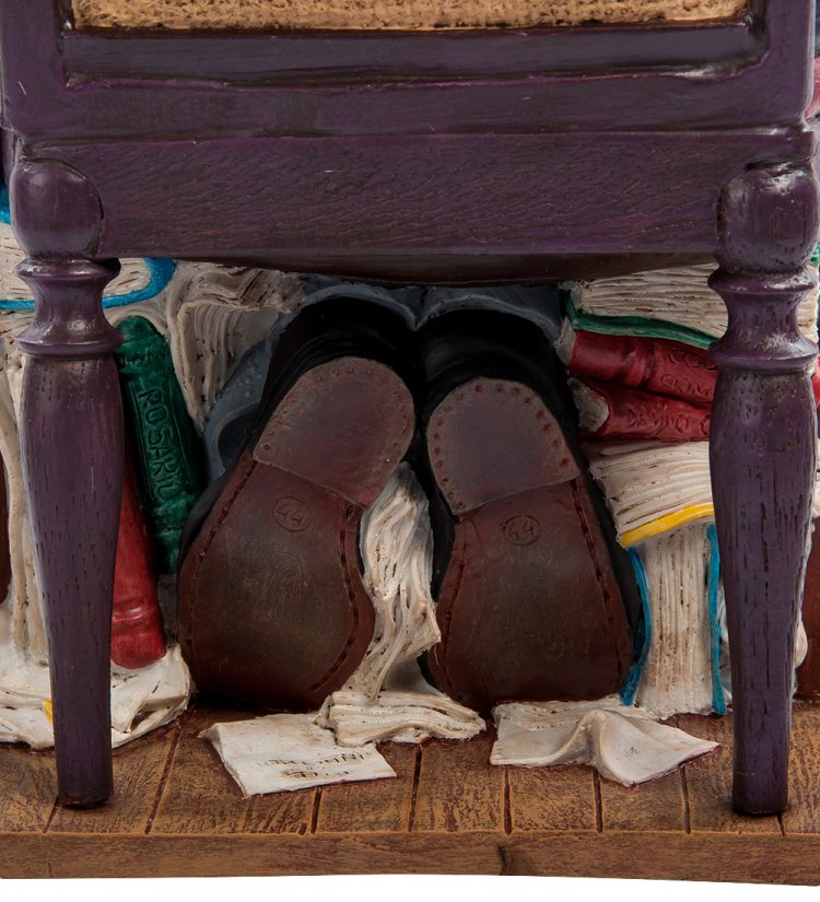 Статуэтка Серьезный Судья - The Judge Forchino FO-85529, вид нижней части