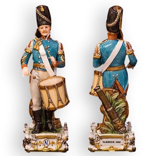 Фарфоровая статуэтка Барабанщик