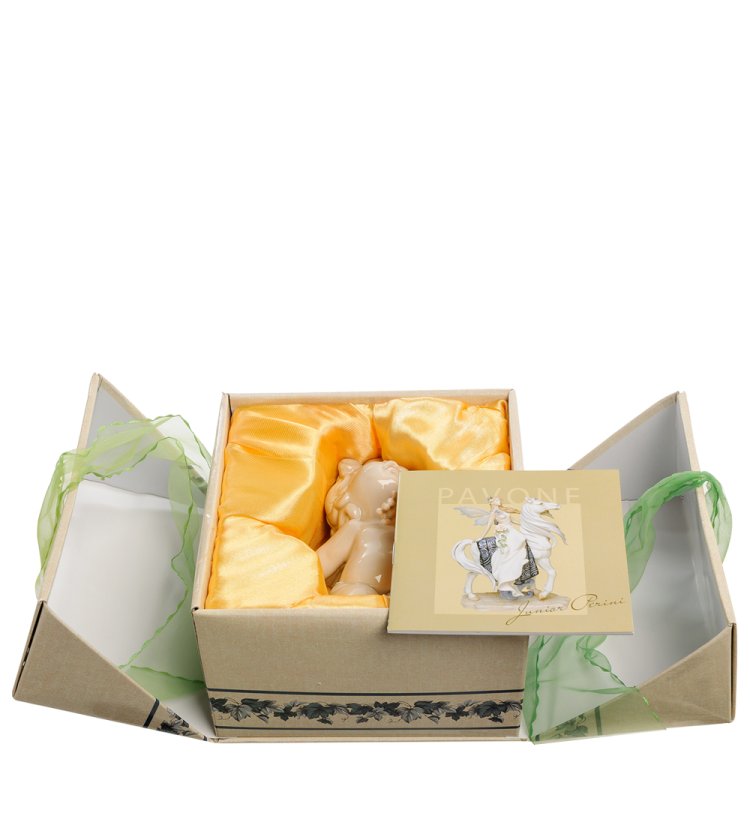 Статуэтка из фарфора Ангелочек карапуз стоит Pavone JP-34/ 6, фотография в коробочке