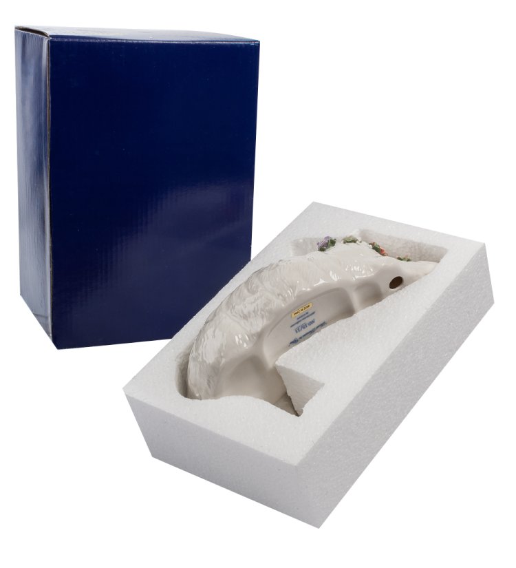 Статуэтка из фарфора Белый котенок спит Pavone CMS-15/11, фотография в упаковке