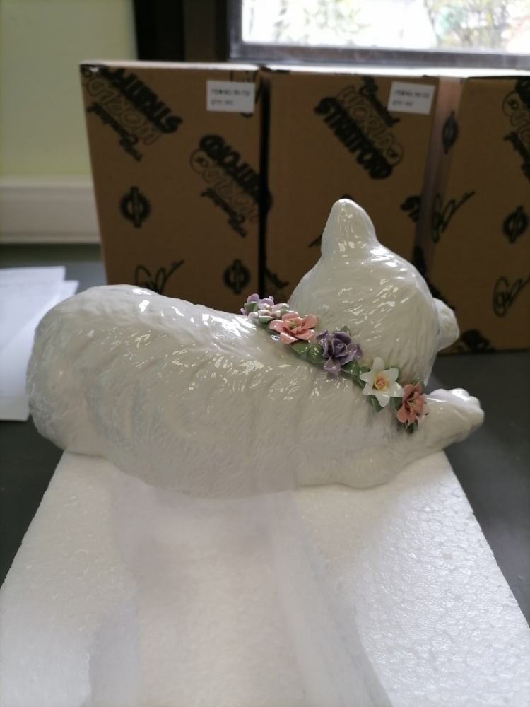 Статуэтка из фарфора Белый котенок спит Pavone CMS-15/11, фото со склада оборотная сторона