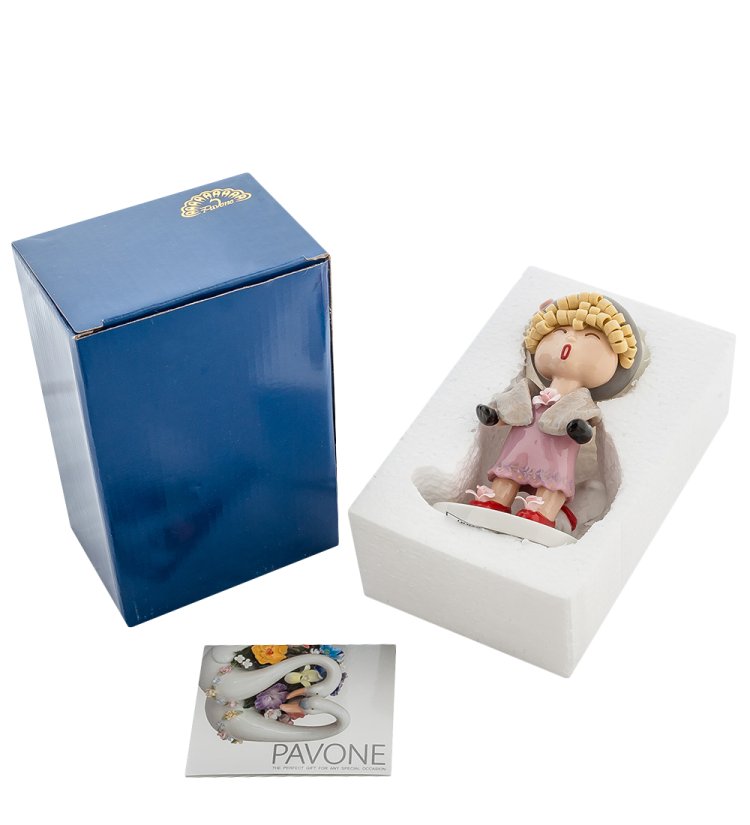 Керамическая статуэтка Леди с собачкой Pavone CMS-56/ 1, фотография в упаковке