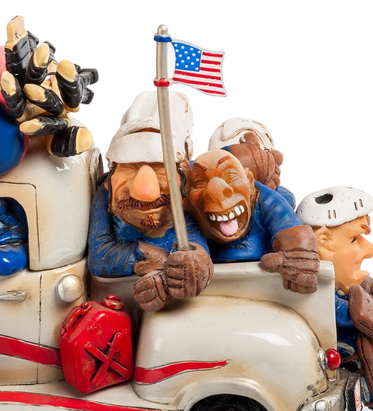 Фигурка Машины USA Road Trip The Comical World of Stratford SCAR-95, портретный вид