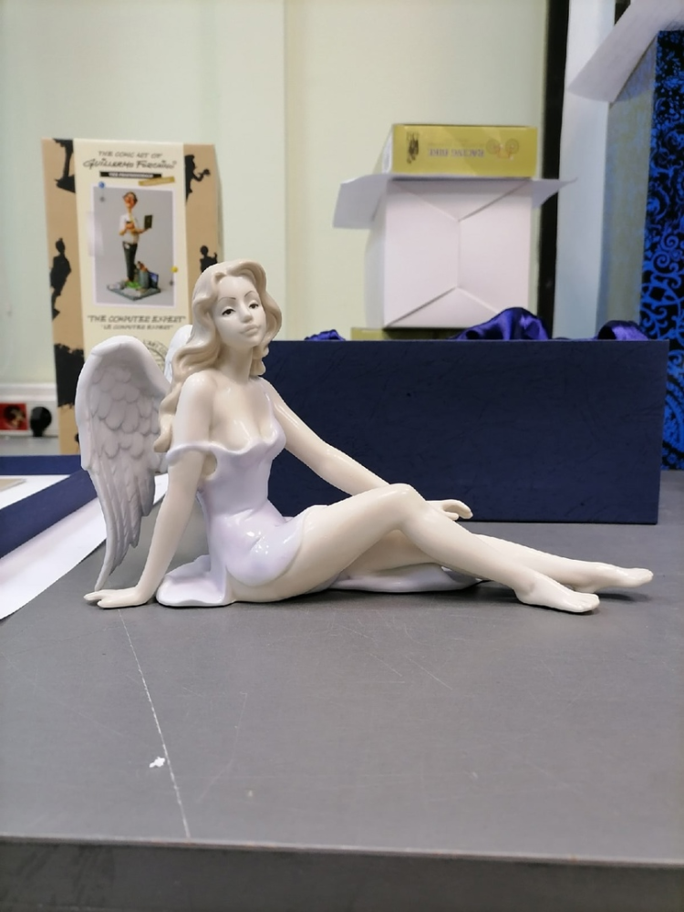 Статуэтка из фарфора Девушка Ангел с крыльями Pavone JP-10/ 3, фото со склада