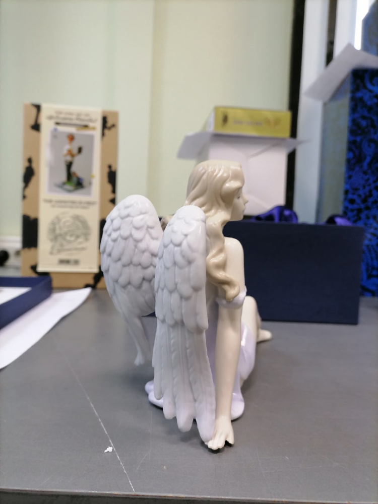 Статуэтка из фарфора Девушка Ангел с крыльями Pavone JP-10/ 3, фото со склада оборотная сторона профиль