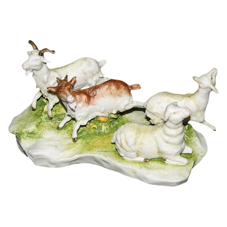 Статуэтка из фарфора Козы и овцы