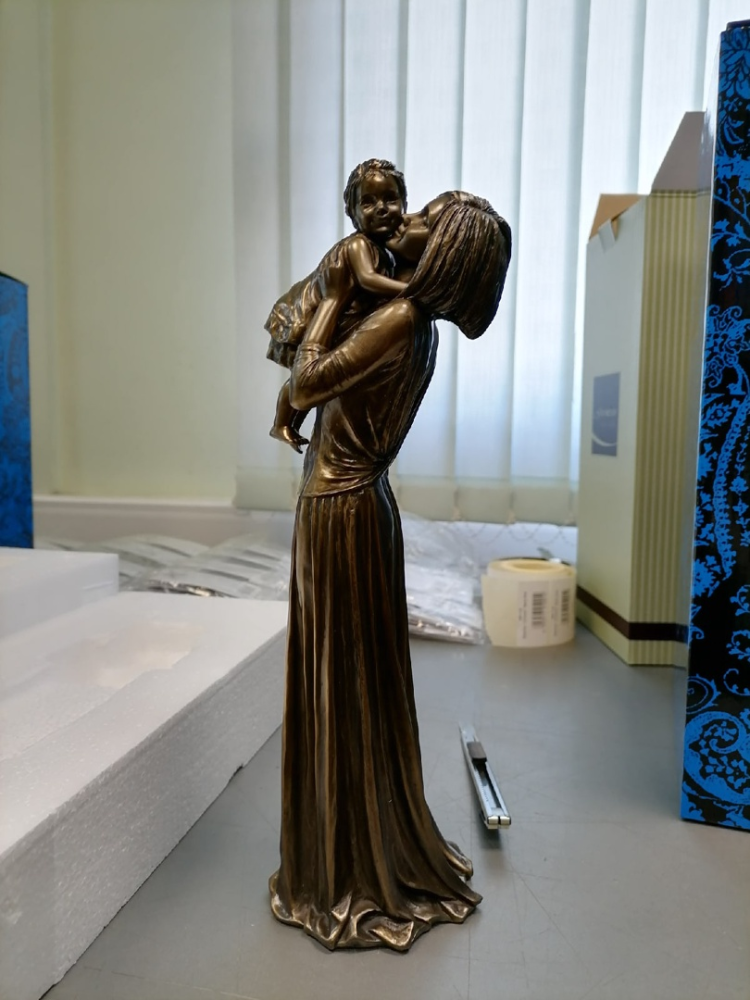 Статуэтка Мать с ребенком Veronese WS-986, фото со склада