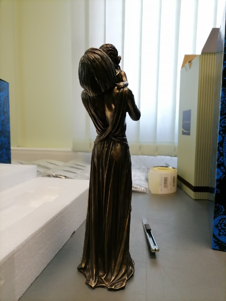 Статуэтка Мать с ребенком Veronese WS-986, фото со склада вид со стороны