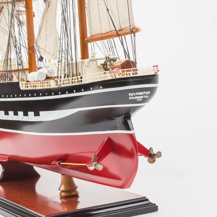 Модель корабля Крузенштерн