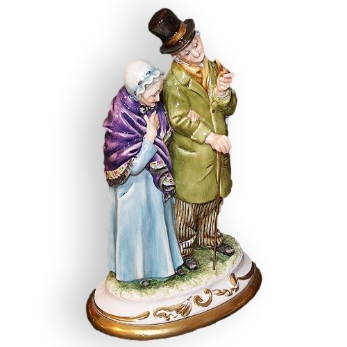 Статуэтка из фарфора Сладкие воспоминания (зеленое пальто)