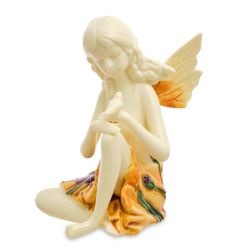 Фигурка из фарфора Девушка-эльф с птичкой