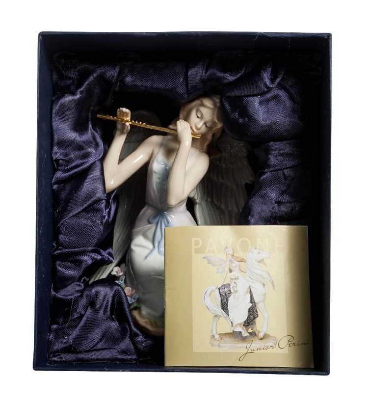 Статуэтка из фарфора Ангел Волшебная флейта Pavone JP-16 /11, фотография в упаковке